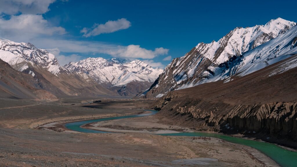 river-between-mountain-experiences-in-Ladakh