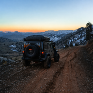 modified-offroad-vehicle-on-mountain-terrain-in-overland-expedition-planning